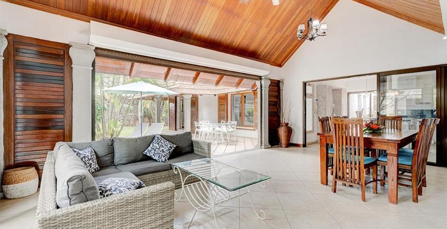 Oasis 1 Villa Tropicale グランベ エクステリア 写真